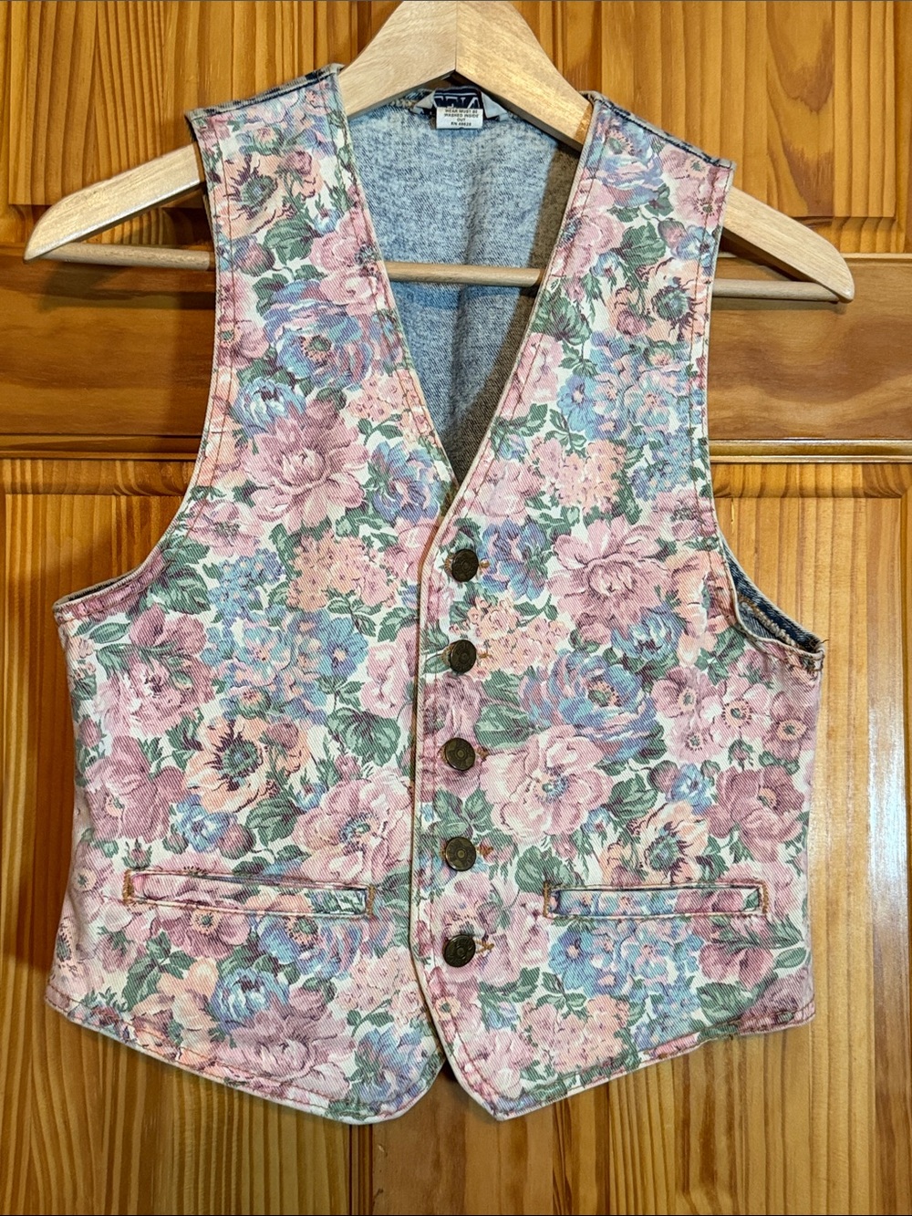 Zena Vintage Floral Cotton-Blend Denim Vest in Pink and Green